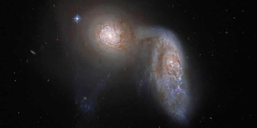 zobacz-jak-zderzaja-sie-galaktyki-taki-los-czeka-rowniez-nasza-droge-mleczna-fot-esa-hubble-nasa-j-dalcanton_1