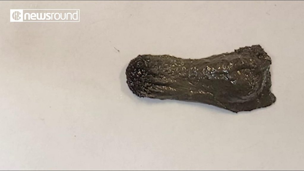 Ten magnetyczny robot może działać wewnątrz organizmu, choć wygląda jak zwykła maź