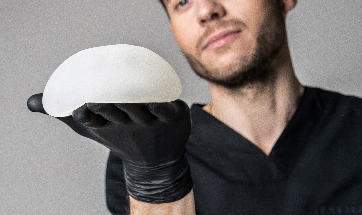 Czym zastąpić silikonowe implanty piersi? 
