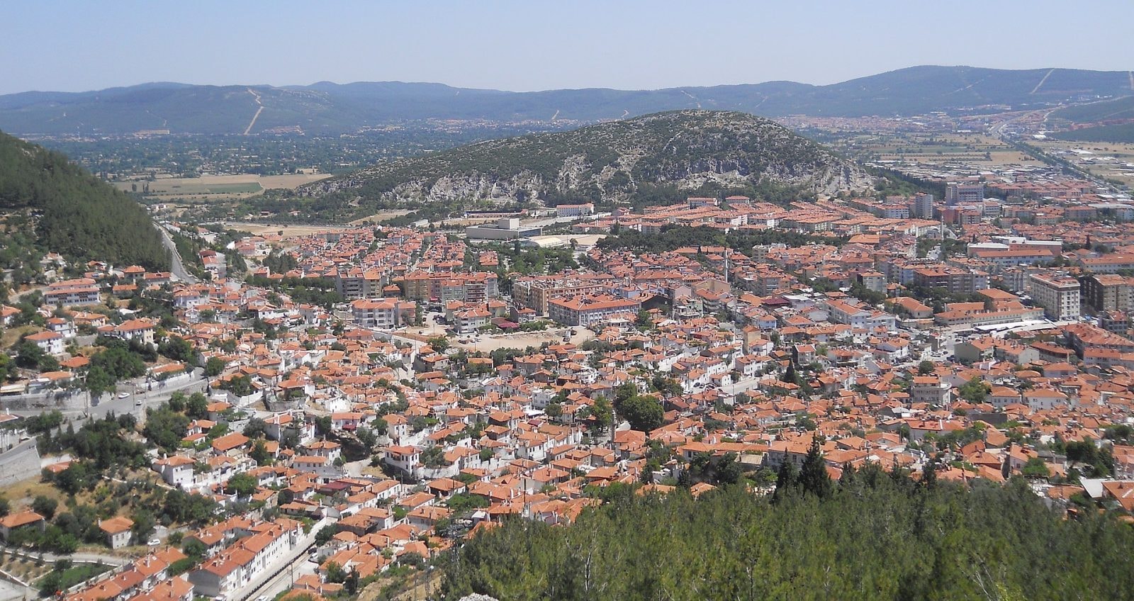 Dawniej starożytna osada, teraz sporych rozmiarów miasto. Zmieniło się wiele, ale jego nazwa pozostała niemal taka sama