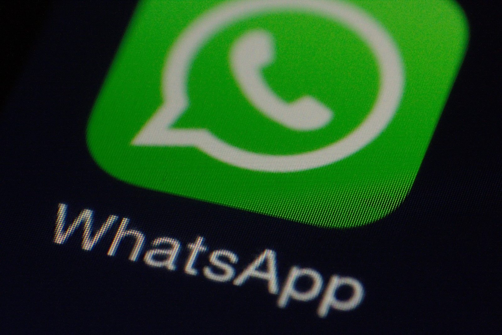 WhatsApp na iOS dostaje świetne ulepszenie. Koniec wysyłania zdjęć i filmów w kiepskiej jakości