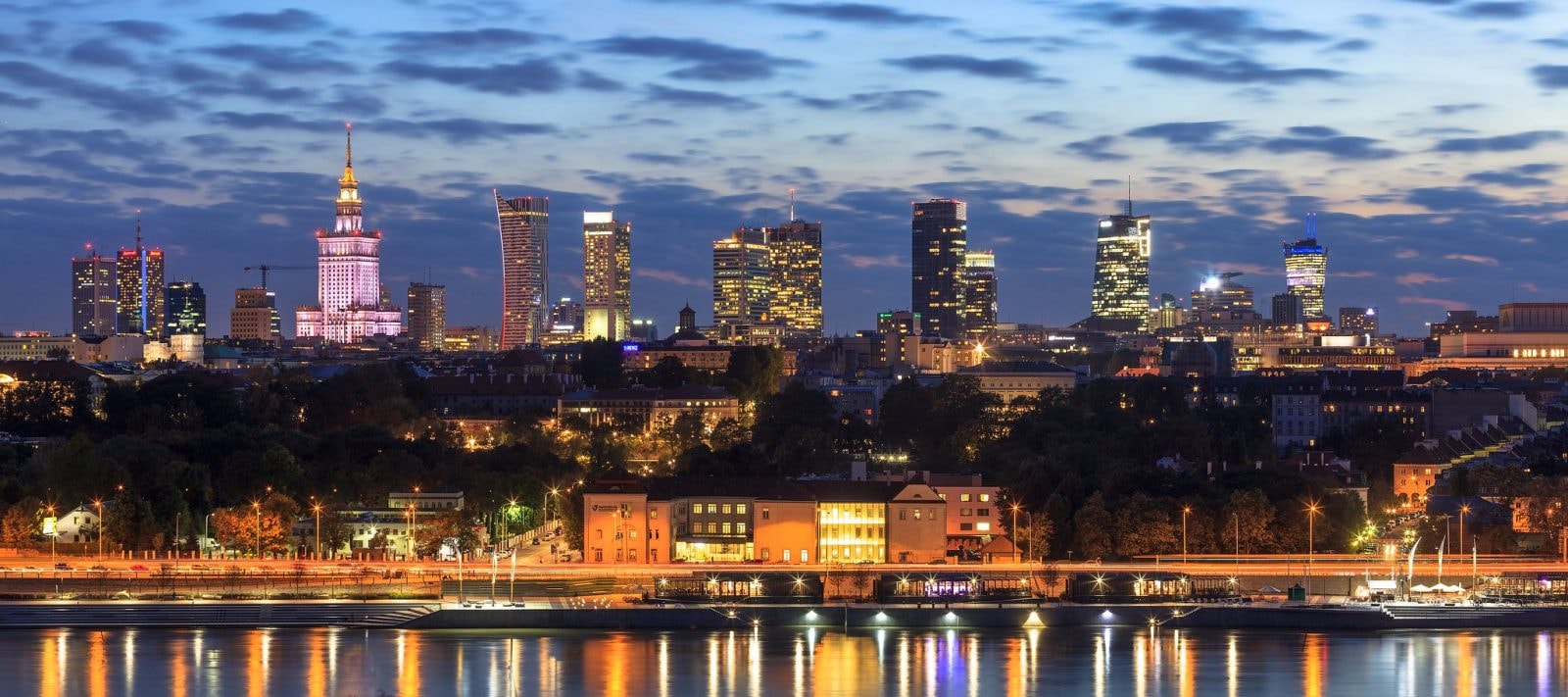 Elektryki podbijają Polskę. Poznaliśmy szczegóły najnowszego raportu 