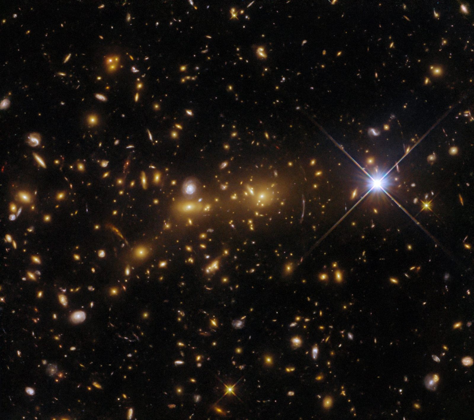 A cóż to takiego? Naukowcy znaleźli potężną strukturę, w której znajduje się 20 masywnych galaktyk. Tak powstają gromady