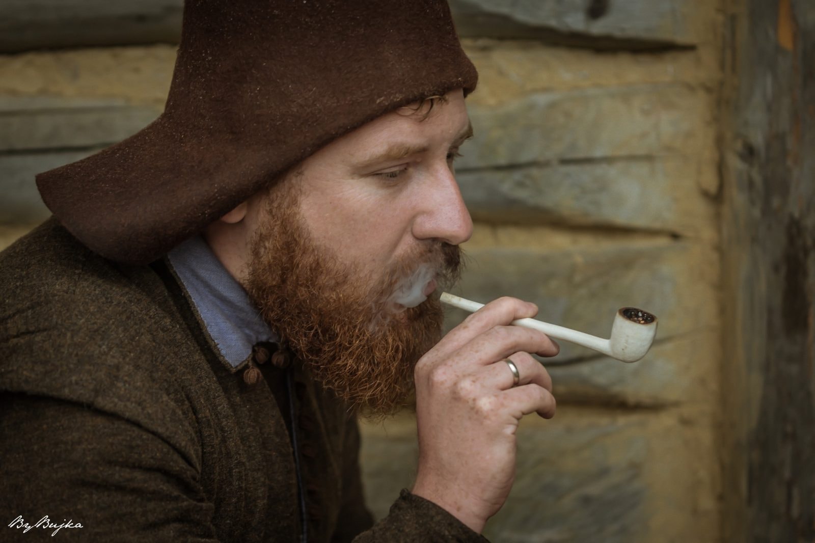 W czym chodzili Polacy w Rzeczypospolitej szlacheckiej? Zapytaliśmy o to człowieka, który odtwarza dawne stroje