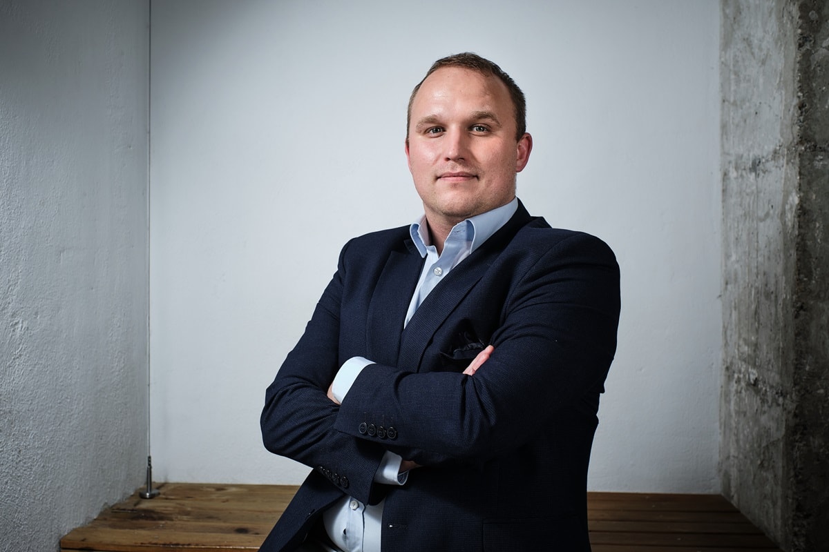 Cyfryzacja jest drogą do zielonego transportu. Wywiad z Simonem Kurbielem