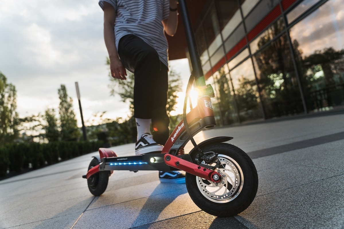 Elektryczna hulajnoga na 2024 rok, czyli jak odmienić życie nowym pojazdem