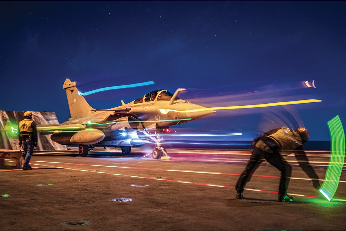 Francja – myśliwiec, zdjęcie poglądowe /Fot. Bulletin of the Atomic Sciencists
