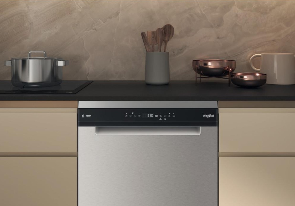Wolnostojąca zmywarka Whirlpool w świetnej cenie. Idealna na poświąteczne zmywanie naczyń