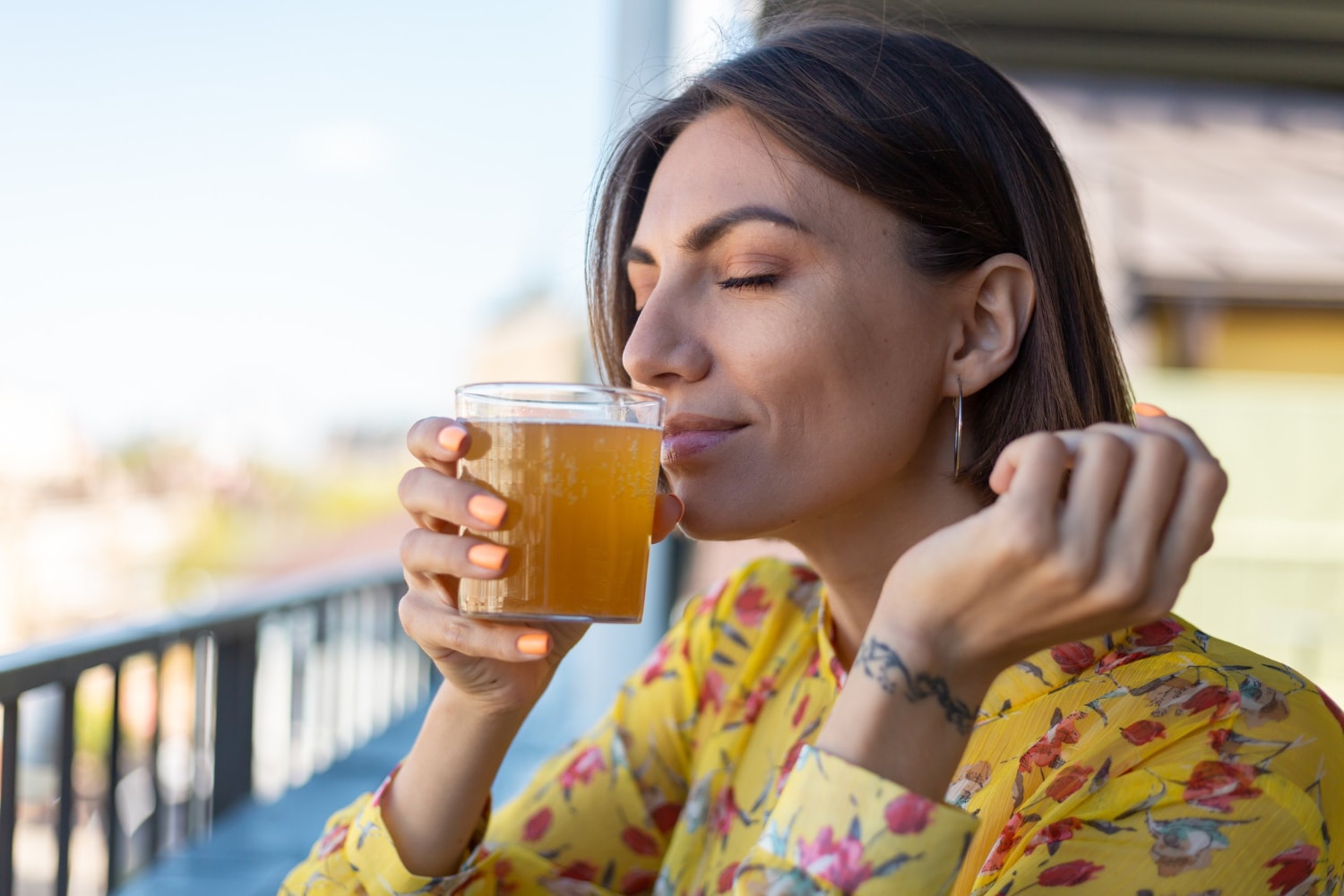 Kombucha ma specyficzny smak &#8211; jedni go uwielbiają, inni odwrotnie /Fot. Freepik
