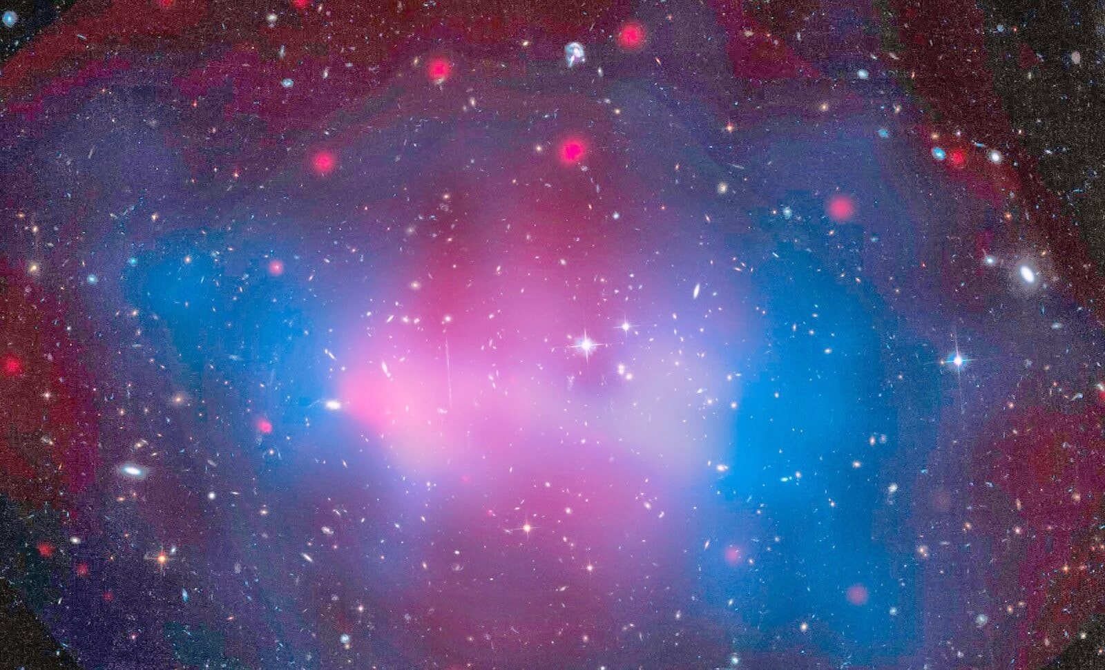 Ciemna materia miała się z niczym nie zderzać. W gromadzie El Gordo naukowcy zobaczyli coś innego