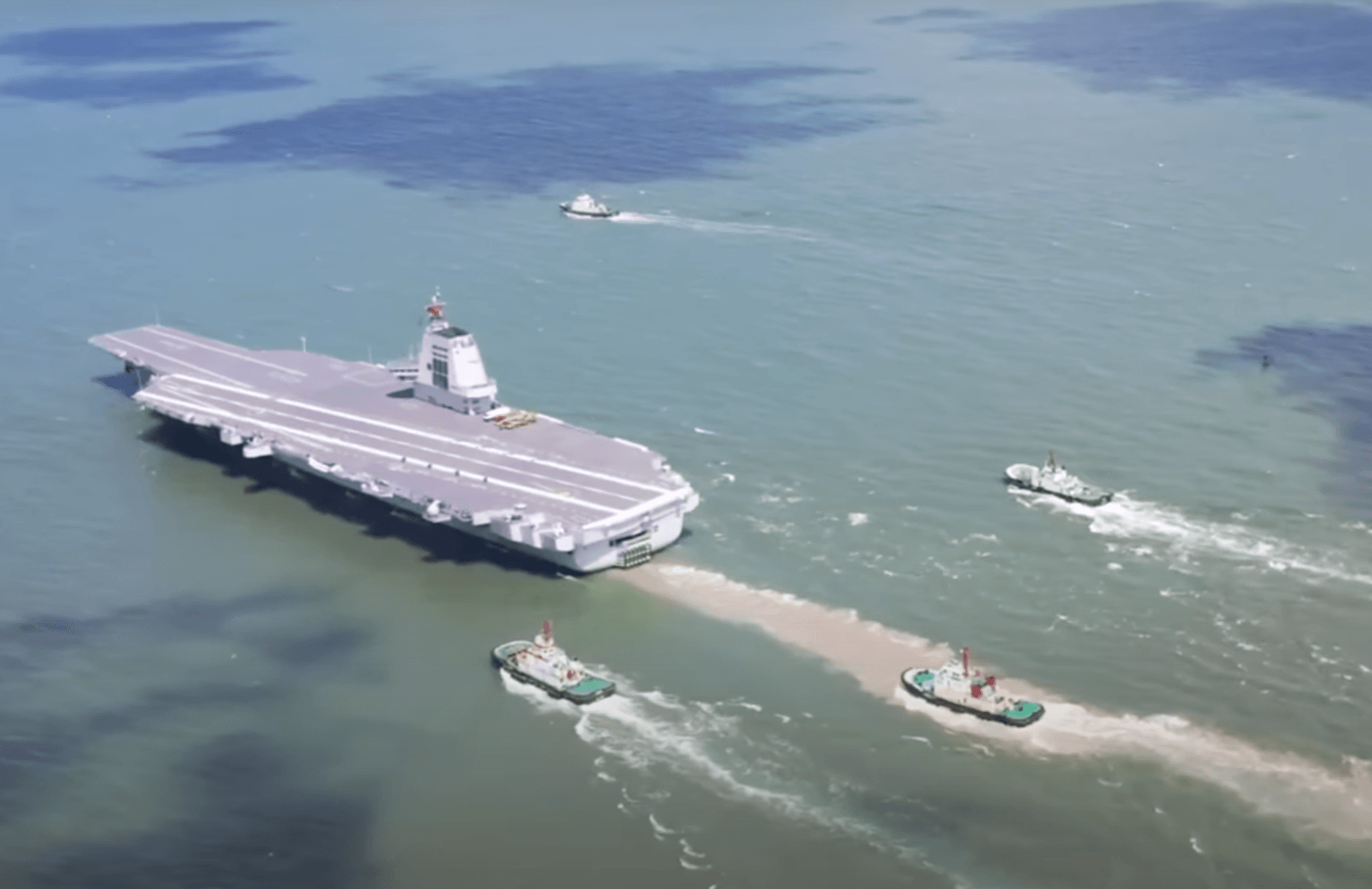 Chiński lotniskowiec Fujian
