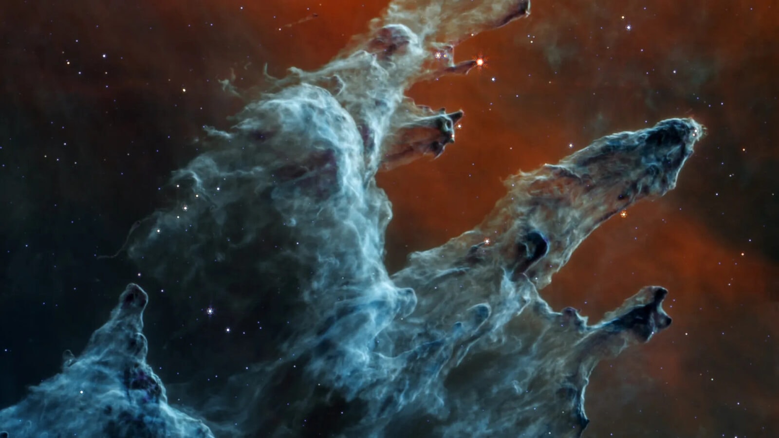 Filary Stworzenia na unikalnym filmie. To owoc działania dwóch najważniejszych teleskopów w historii