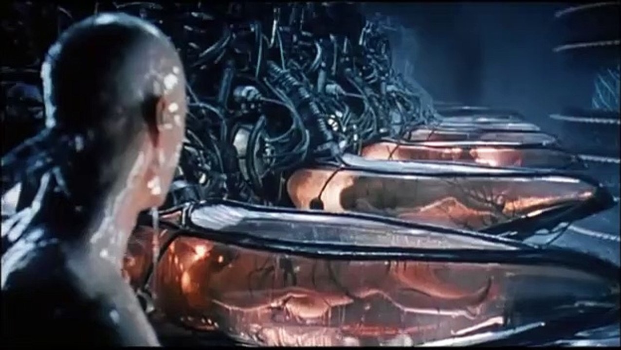 Kultowa scena z “Matriksa” – czy ludzie mogą być jak baterie?
