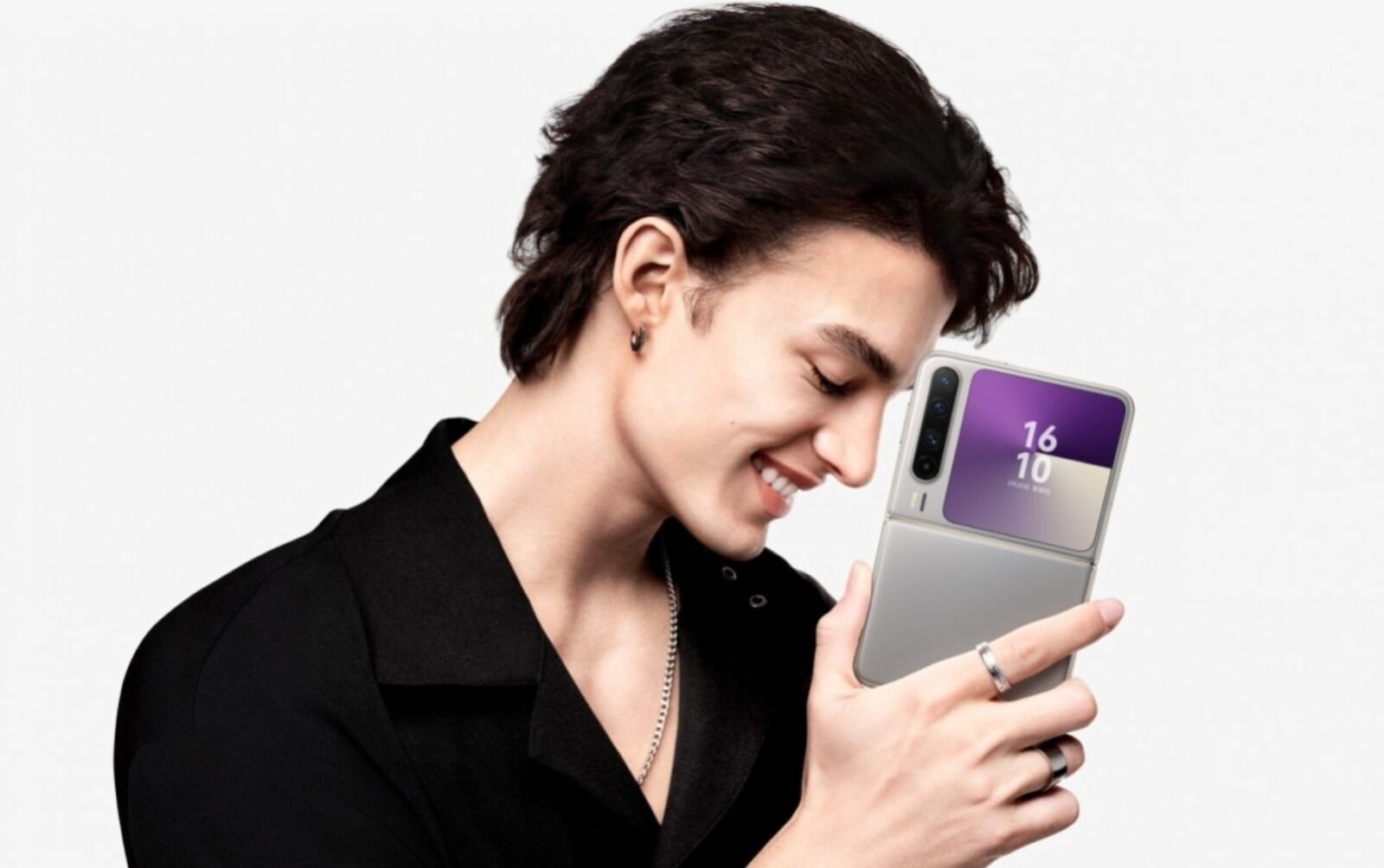 Huawei znów zaskakuje. Oto Huawei Pura X, model z klapką inny niż wszystkie