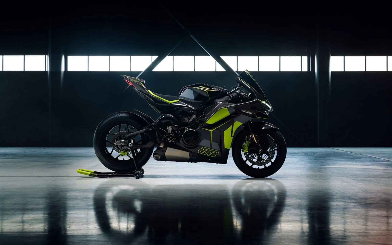 Budzi emocje i rozgrzewa serca. Co Lamborghini ma wspólnego z nowym motocyklem Ducati?