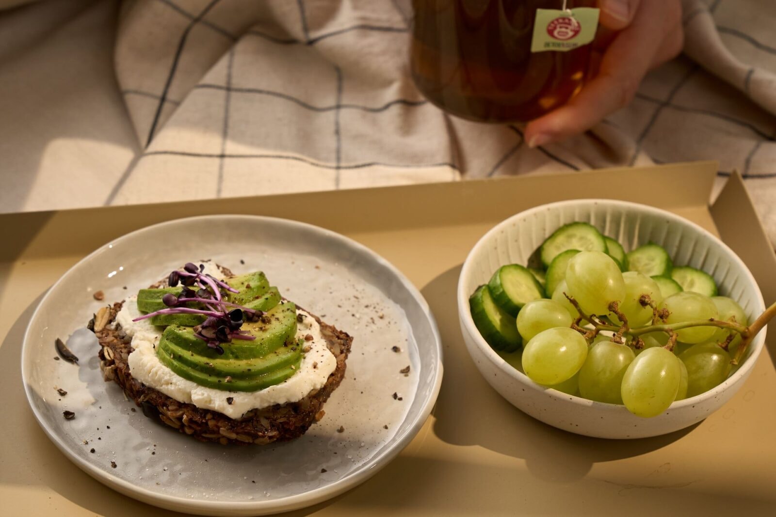 Nie omijaj śniadania. Poranna herbata dobrze ci zrobi