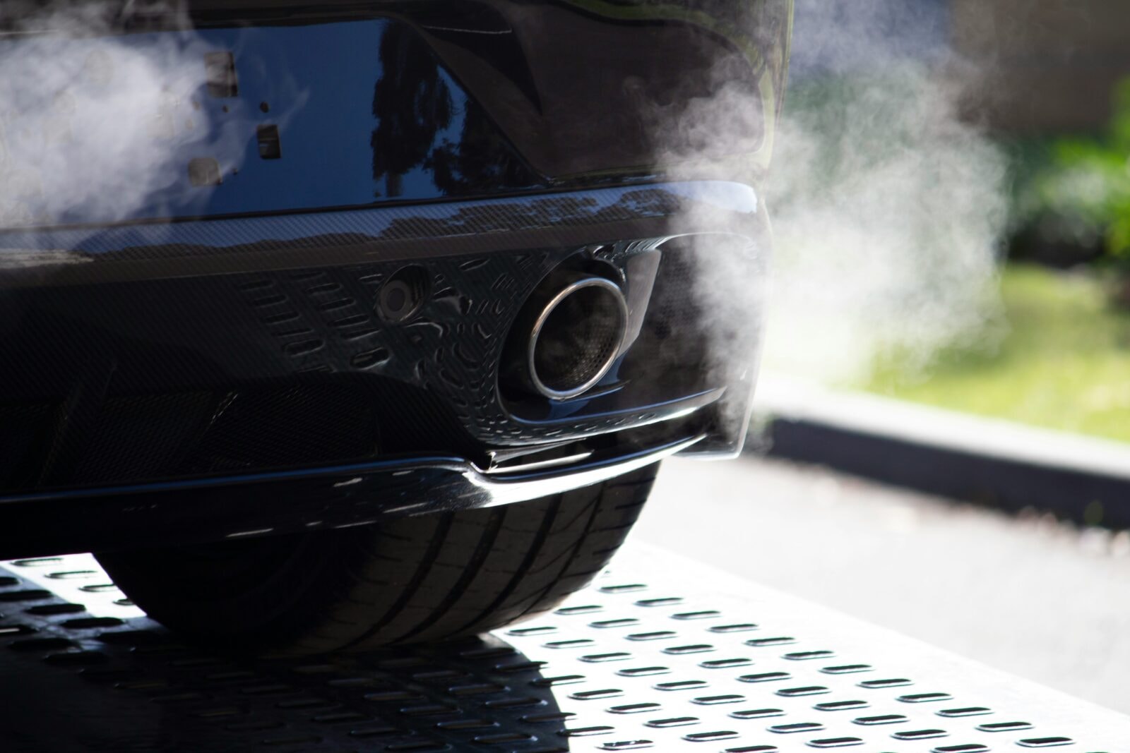 UE poluzuje normy CO2 dla sektora motoryzacyjnego
