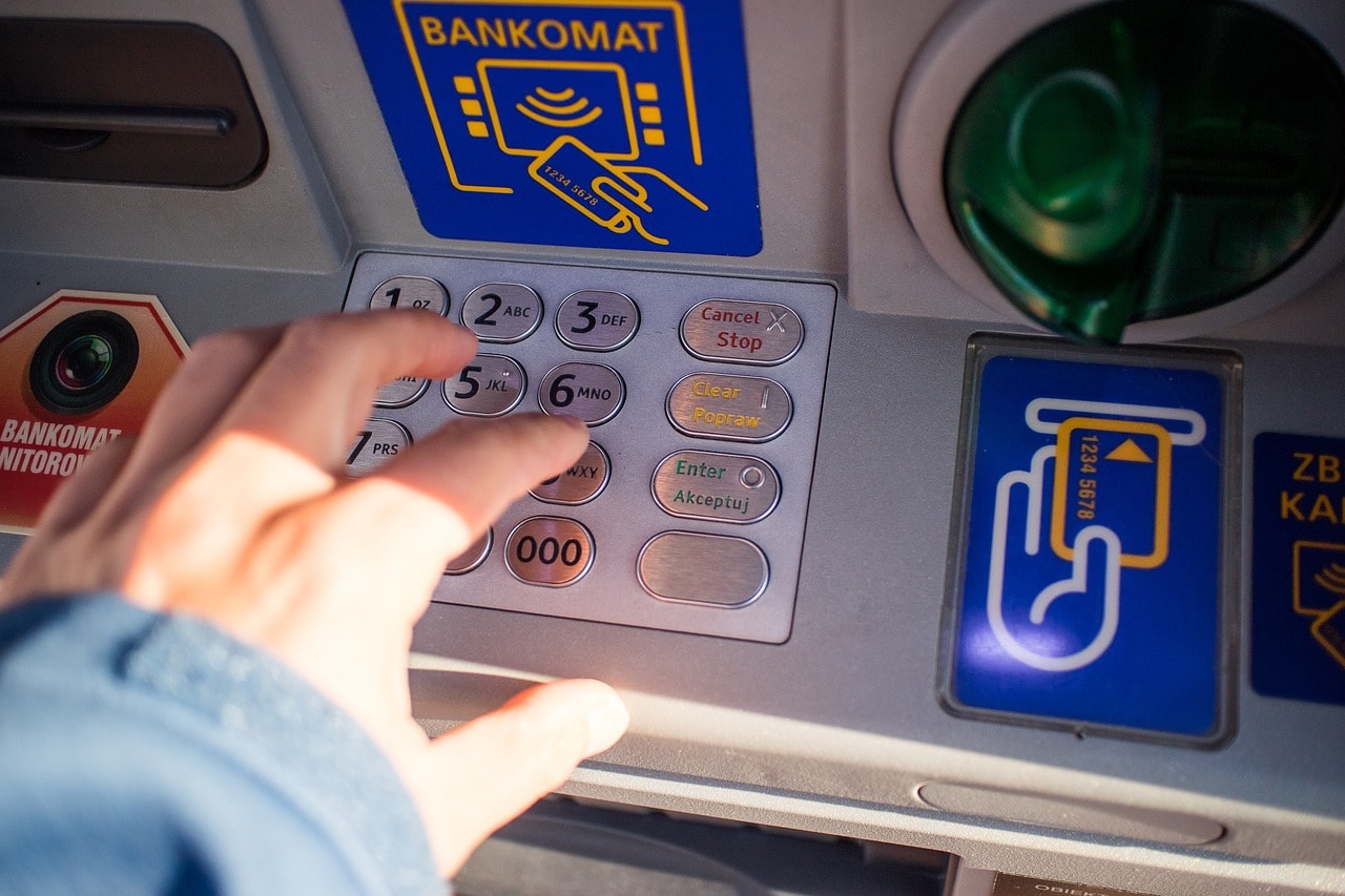 Rewolucja w dostępności — od 28 czerwca ważne zmiany w bankomatach, terminalach i innych urządzeniach cyfrowych