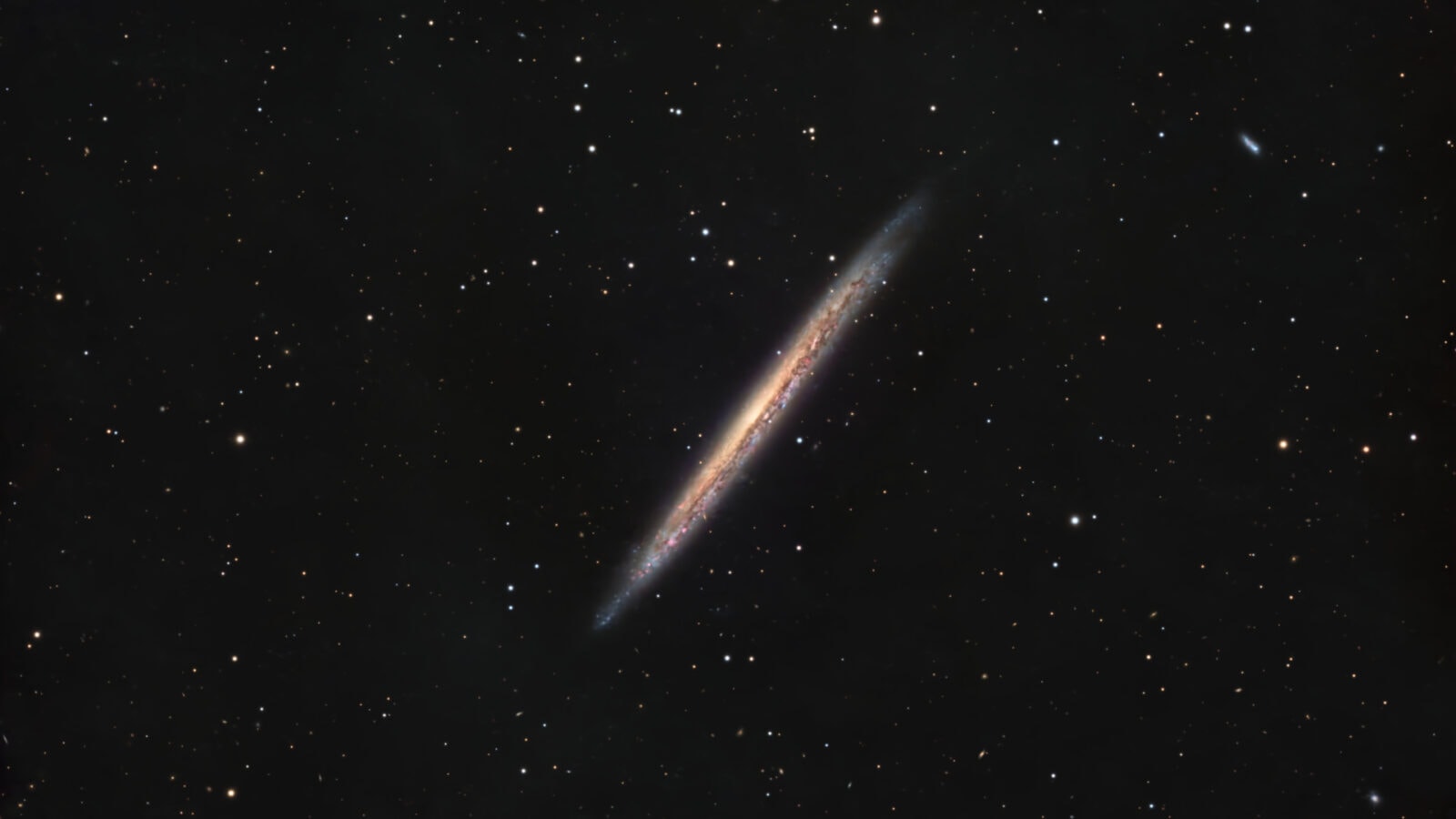 Kosmiczna archeologia na zdjęciu wykonanym przez pasjonata astronomii. Strumienie gwiazd to pozostałości po zjedzonych galaktykach