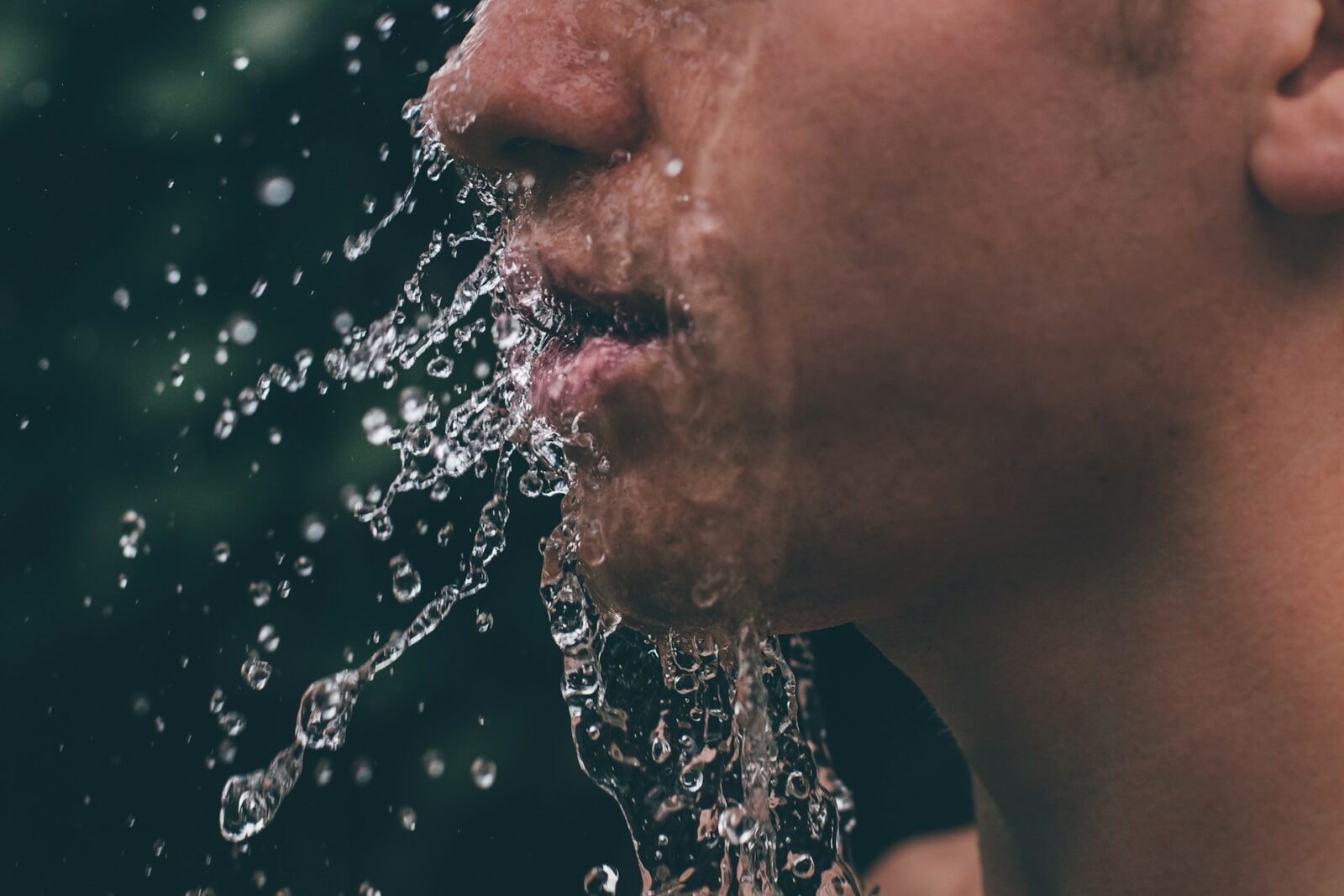 Woda pitna to wciąż w wielu miejscach na świecie duży luksus /Fot. Unsplash
