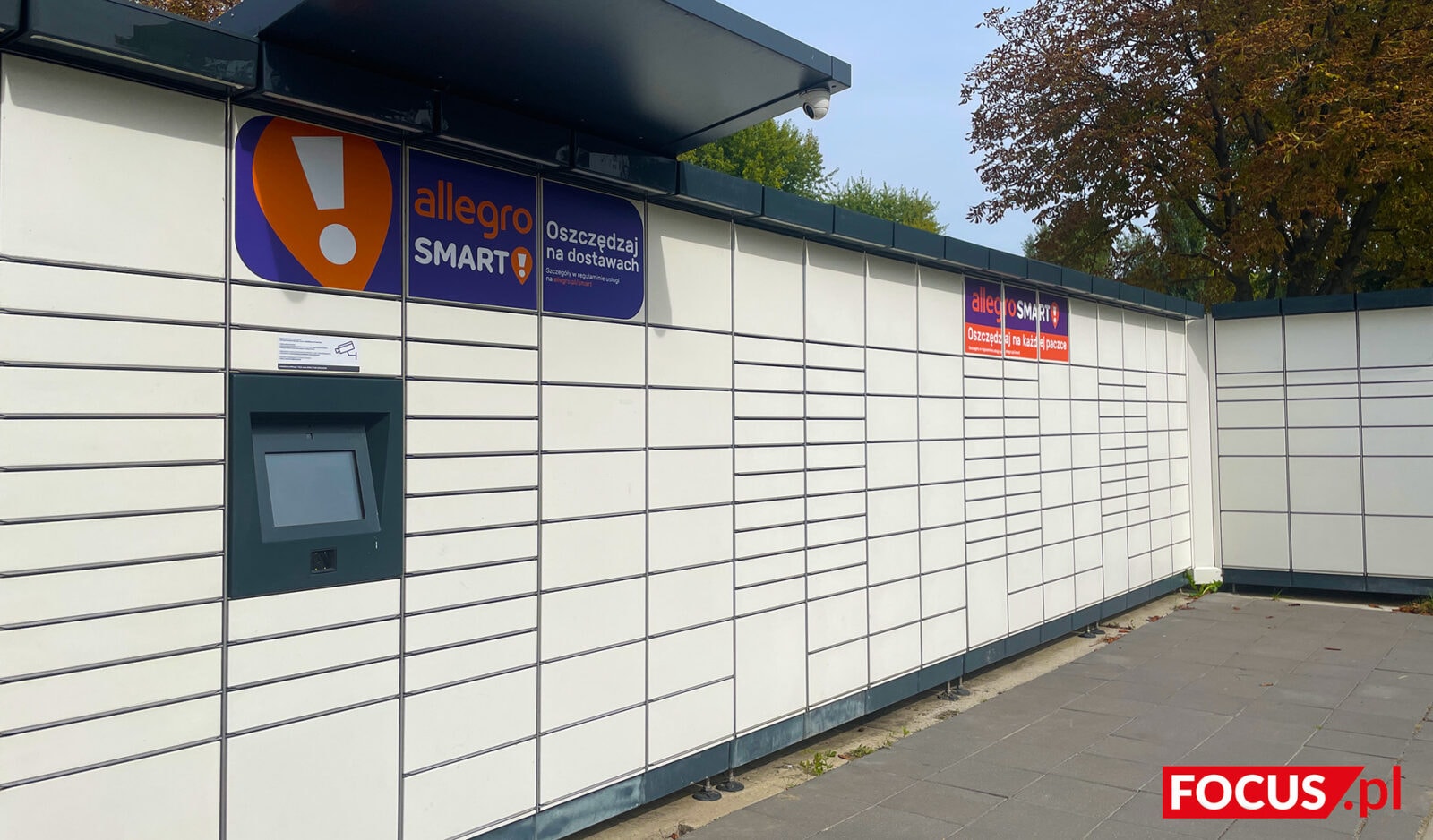 paczkomat inpost z naklejkami allegro smart