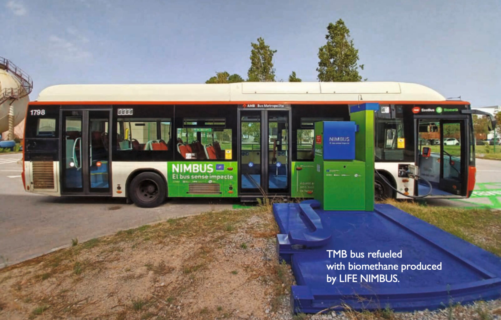 ten autobus zasilają ścieki