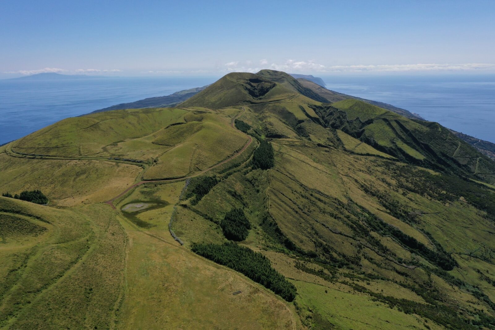 Podwodny gigant o krok od erupcji: Niezwykłe odkrycie na Azorach zmienia naszą wiedzę o wulkanach