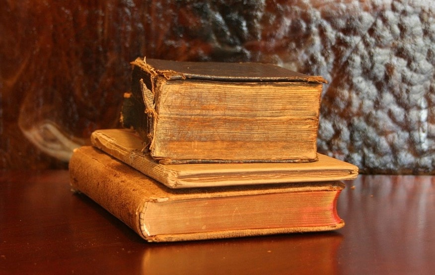 Z prochu powstaną. Jak ratuje się stare książki?