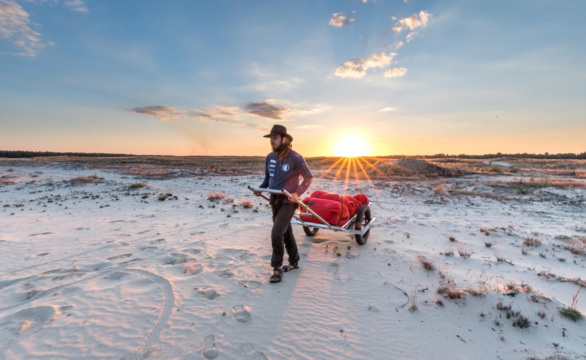 Ten śmiałek z Polski sam zamierza przejść pustynię Gobi. Szanse ma… niewielkie, ale odwagi mu nie brakuje