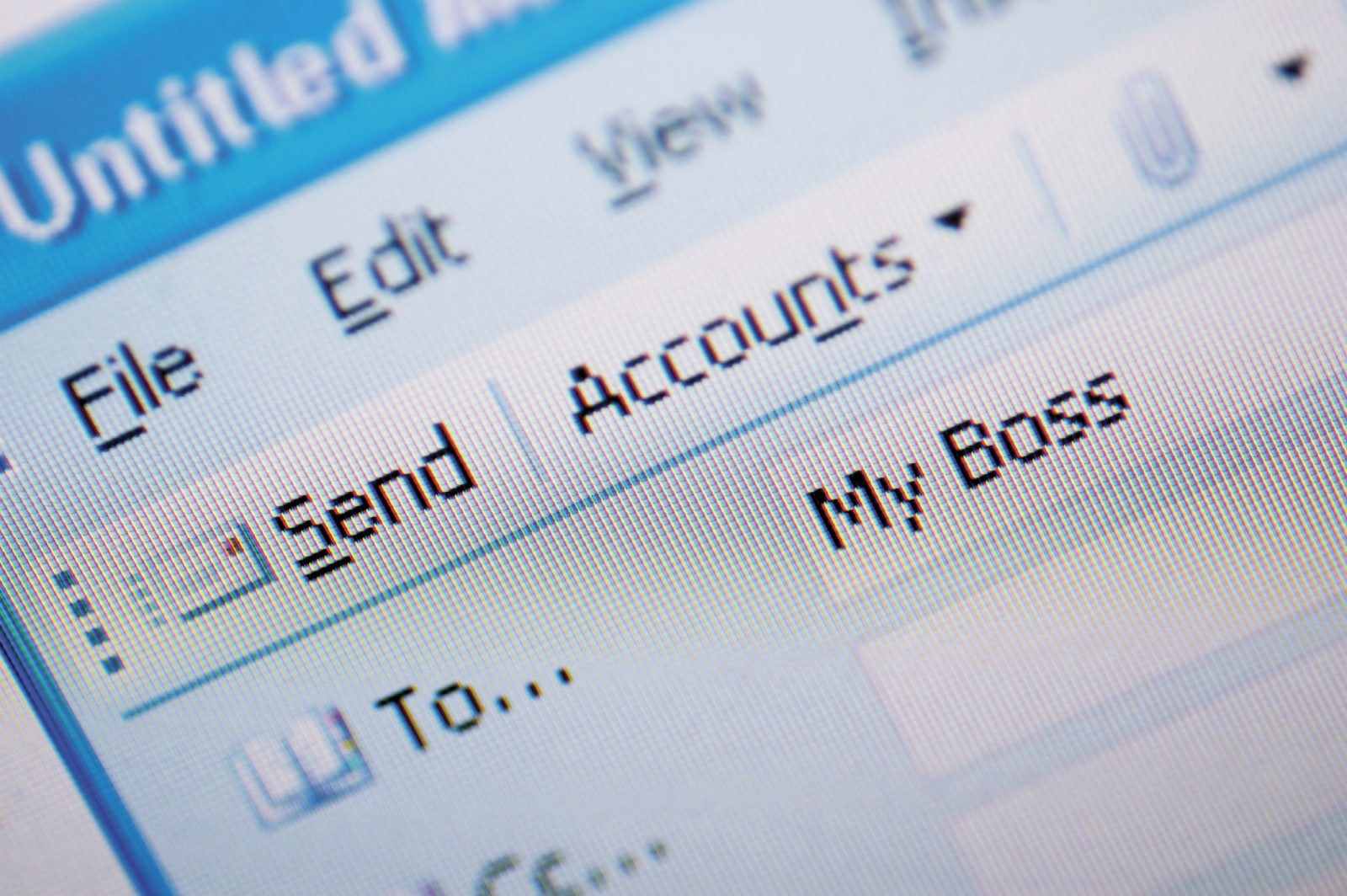 Bezużyteczne maile szkodzą środowisku. Czy zostaną zakazane, aby ograniczyć emisję CO2?