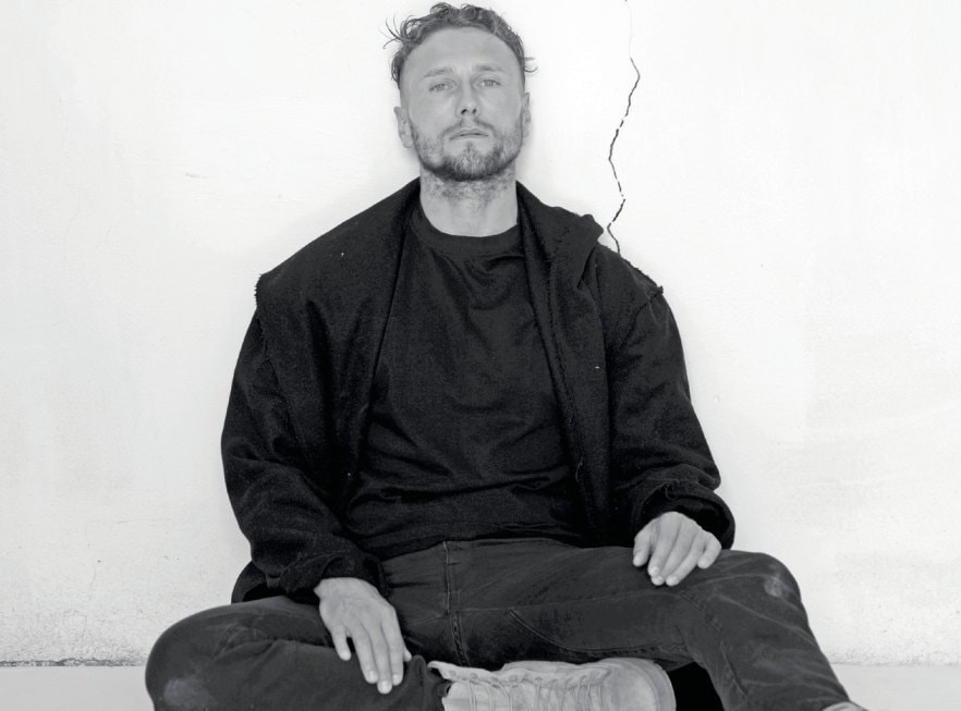 Spędził ponad rok w emirackim więzieniu, bo nie odwzajemnił uczuć szejka [FRAGMENT PAMIĘTNIKA]