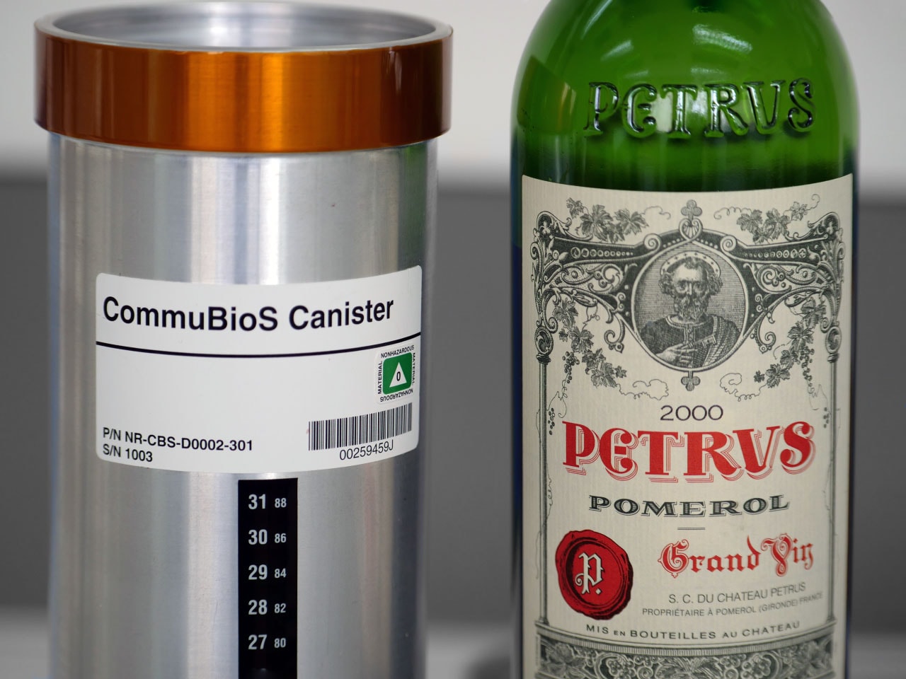 Pierwsza aukcja wina leżakowanego w kosmosie. Jaki ma ono związek z nauką?