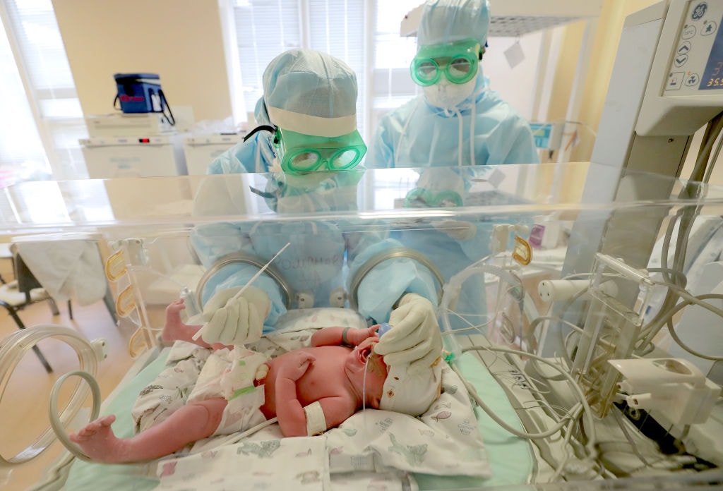 Przez pandemię rodzi się mniej dzieci, a seks zaczął być nudny