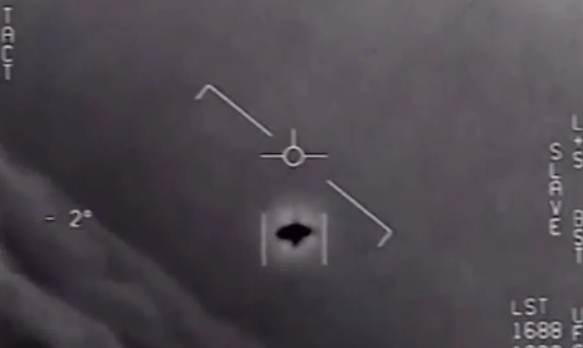 Zobaczył UFO i je narysował. Odtajniono kolejne dokumenty lotnictwa USA