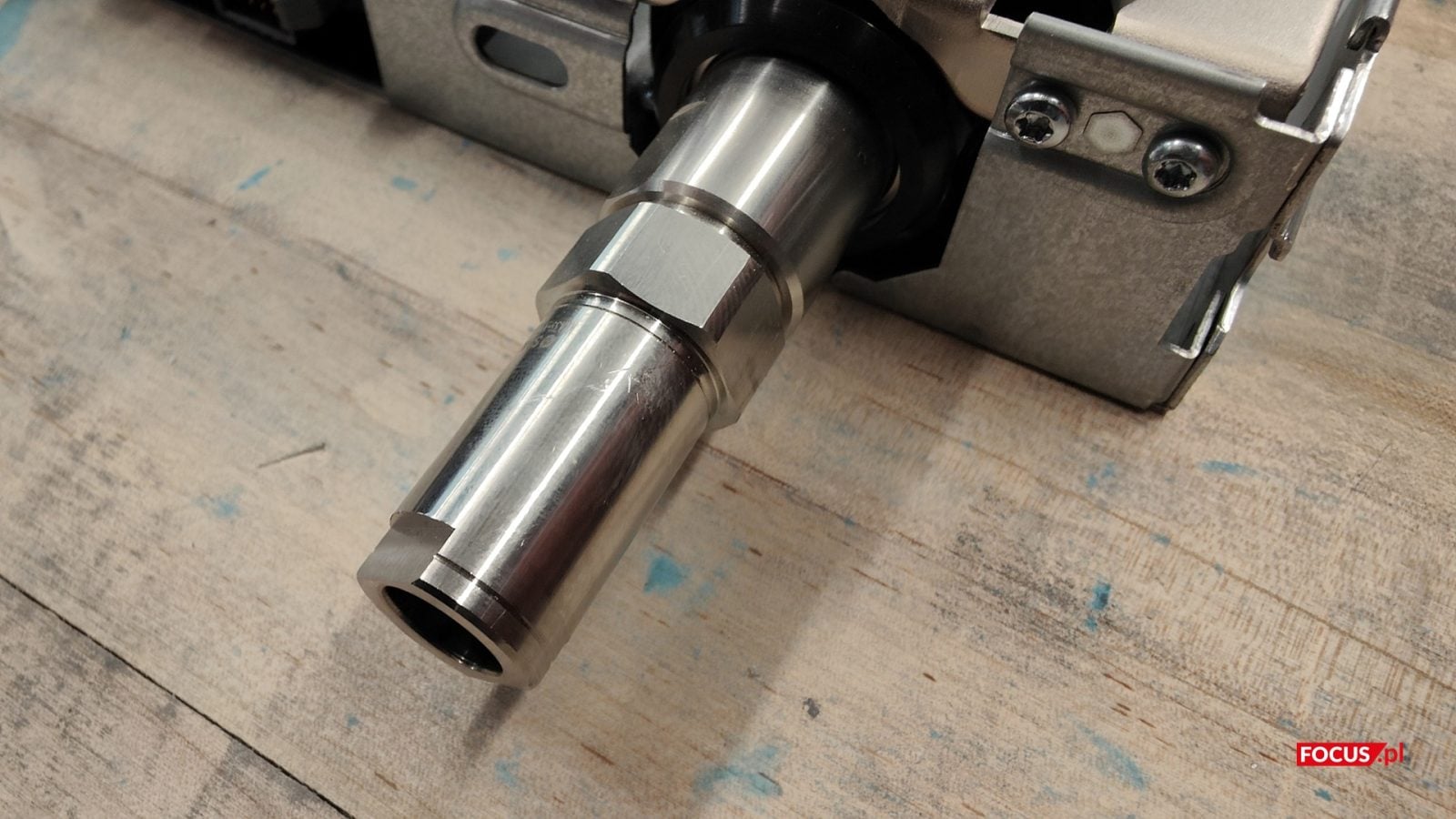 Wlot cieczy do chłodzenia