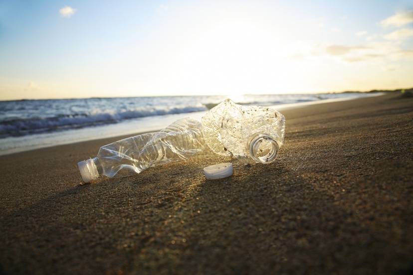 20-tysiecy-tyle-butelek-plastikowych-na-sekunde-wytwarza-sie-na-ziemi-kazdego-dnia-raport