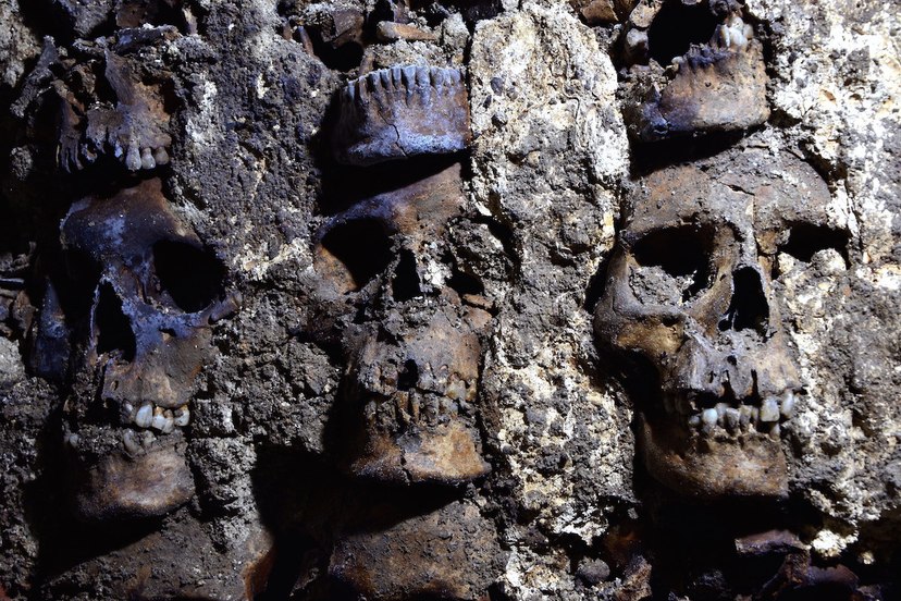 znalezli-wieze-z-czaszek-ponad-setki-kobiet-mezczyzn-i-dzieci