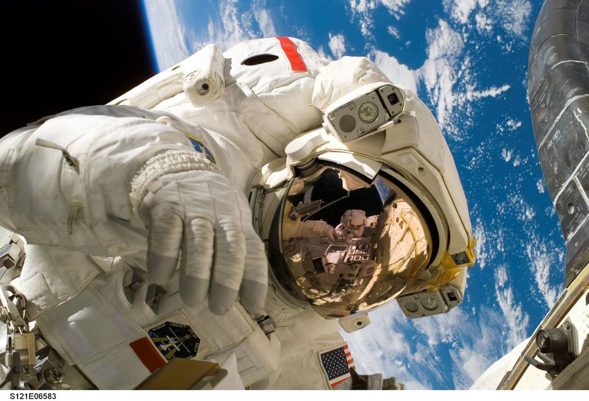Czy astronauci podbijali kosmos po alkoholu?