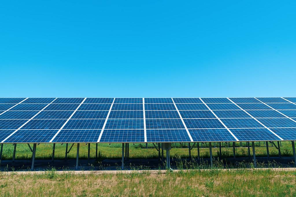 Jak zwiększyć wydajność paneli słonecznych? Oto mało znany sposób