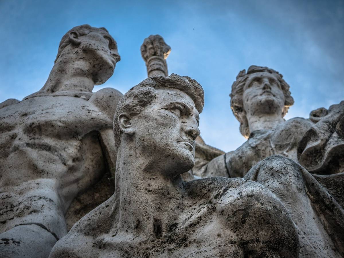 Odkrycie zmienia historię Włoch. 24 posągi skryte w mule ujawniły tajemnice Imperium Rzymskiego