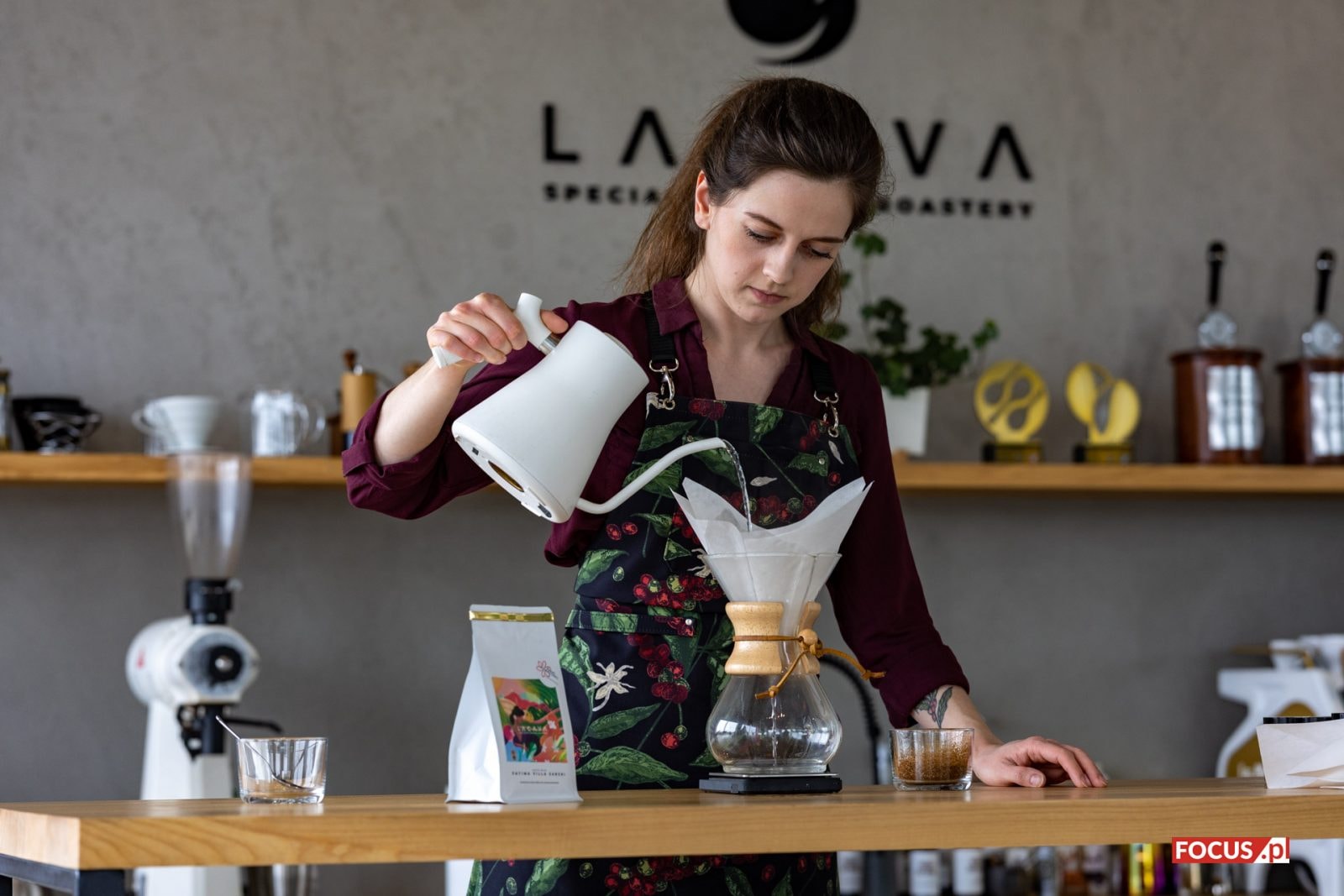 Kawa niejedno ma imię. Czym różni się kawa specialty od kawy z marketu?