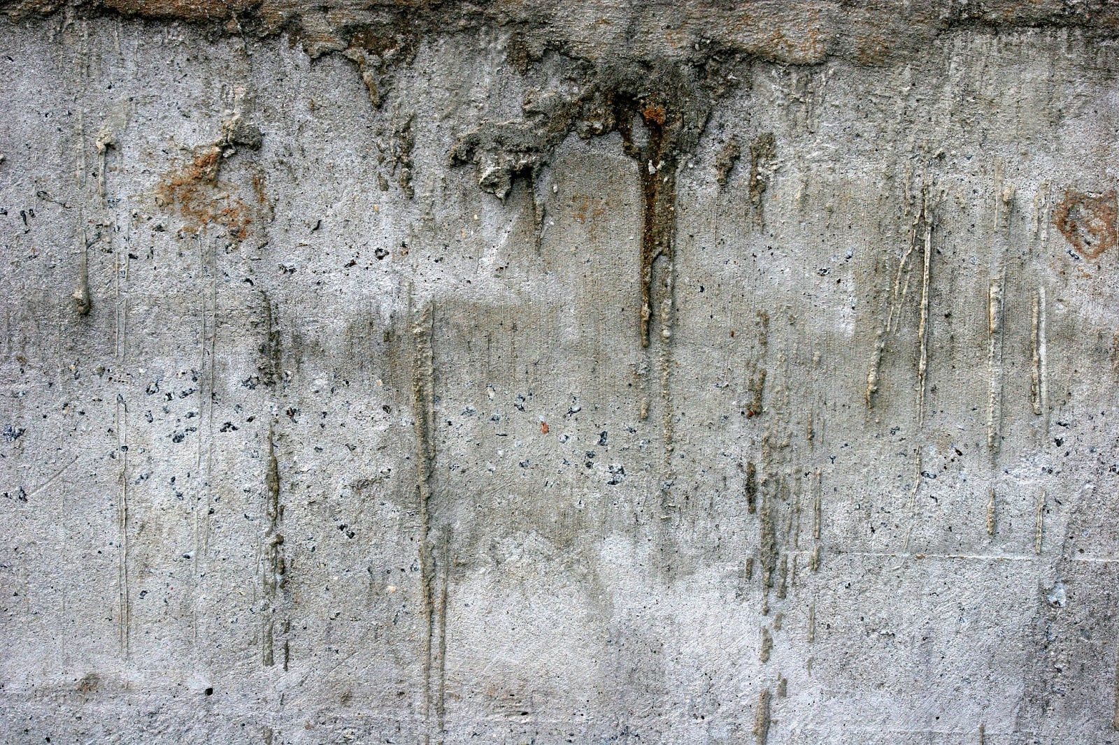 Beton bez śladu węglowego już wkrótce na budowach. Naukowcy przekształcają CO₂ w składnik cementu