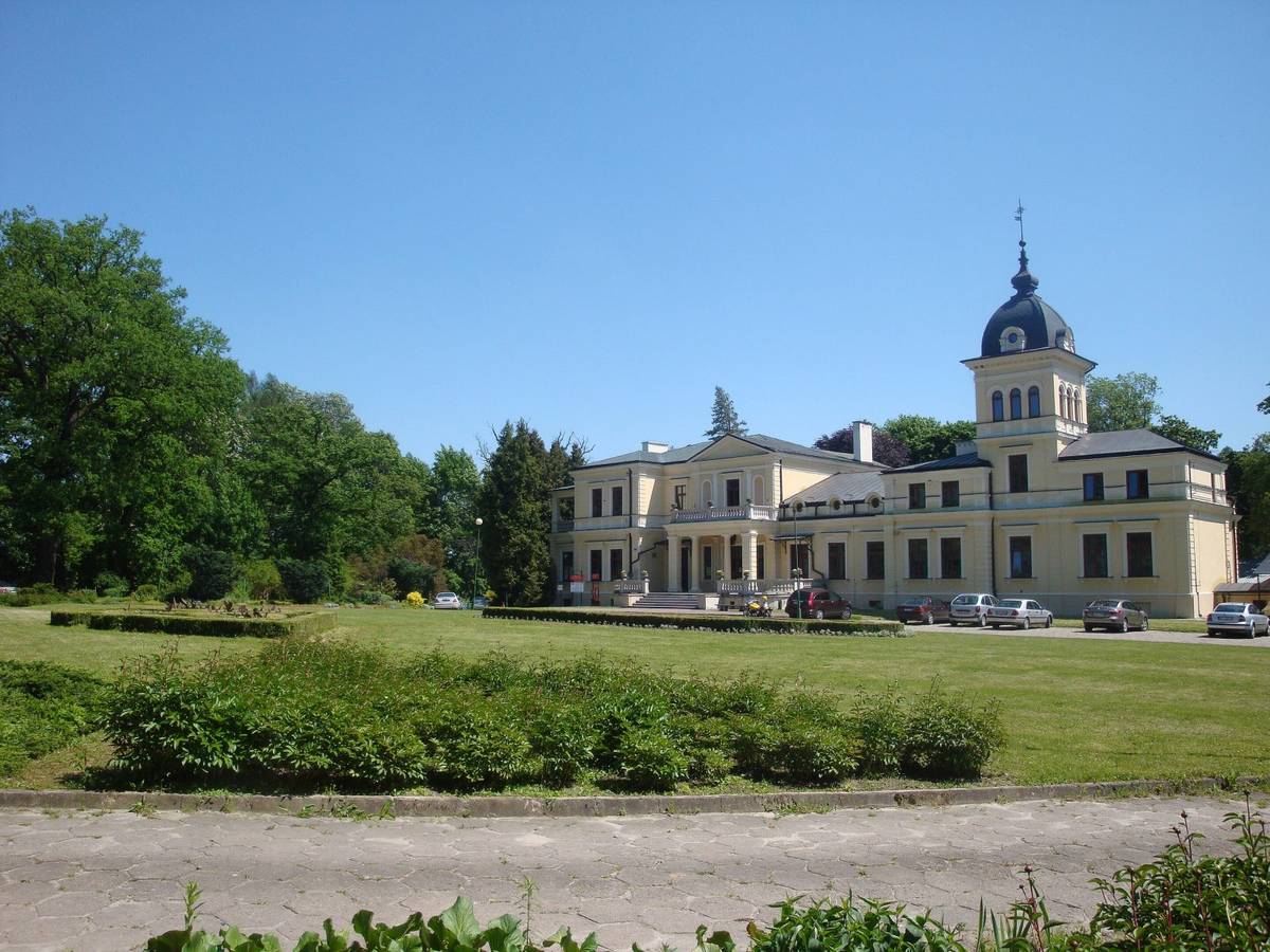 Pałac w Kluczkowicach / źródło: Wikimedia Commons, CC-BY-SA-4.0
