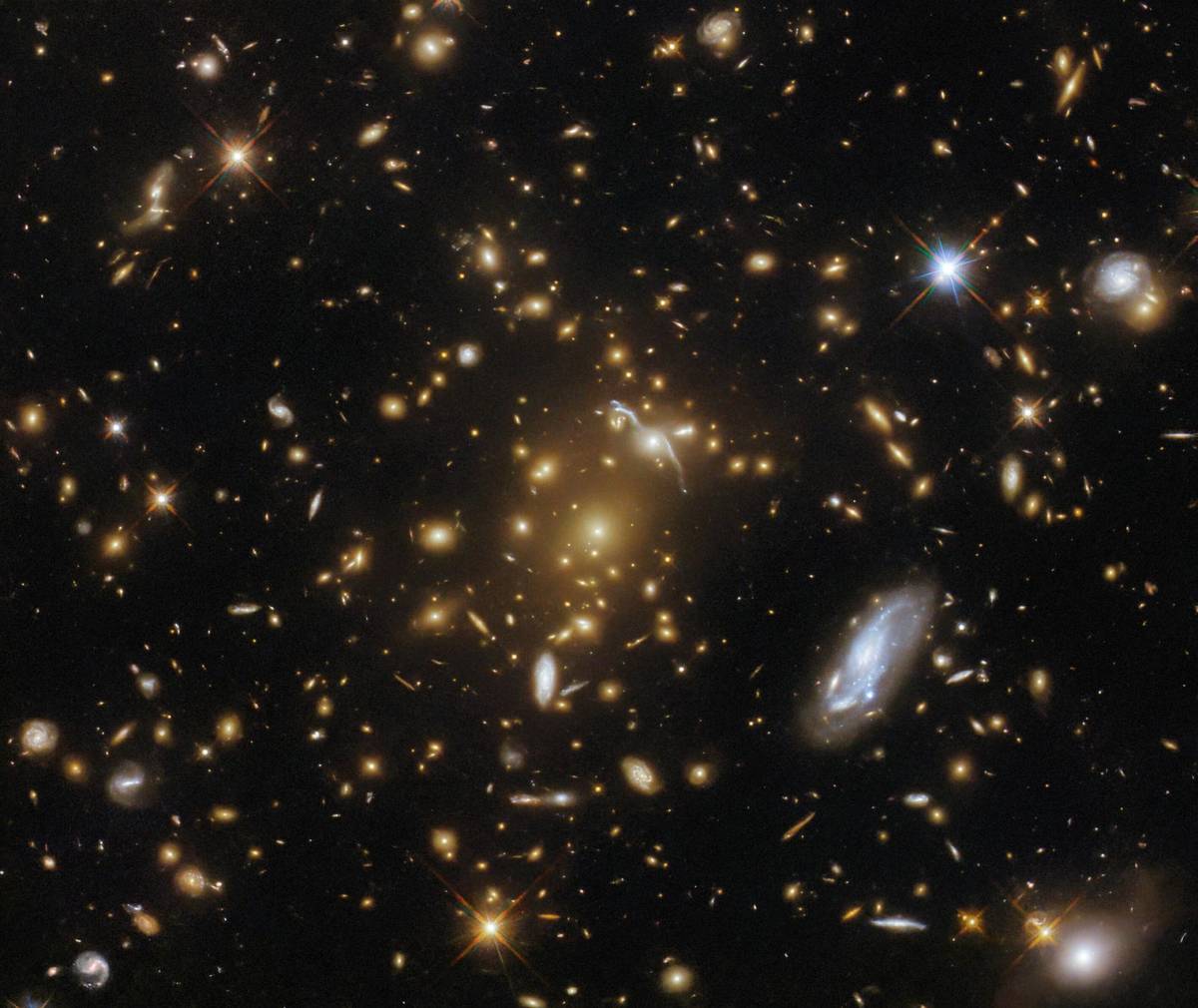 Gromada galaktyk eMACS J1823.1+7822