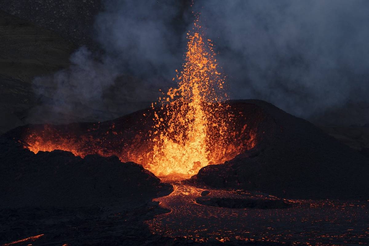 Erupcje wulkanów były częstym zjawiskiem w pierwszej fazie istnienia Ziemi
