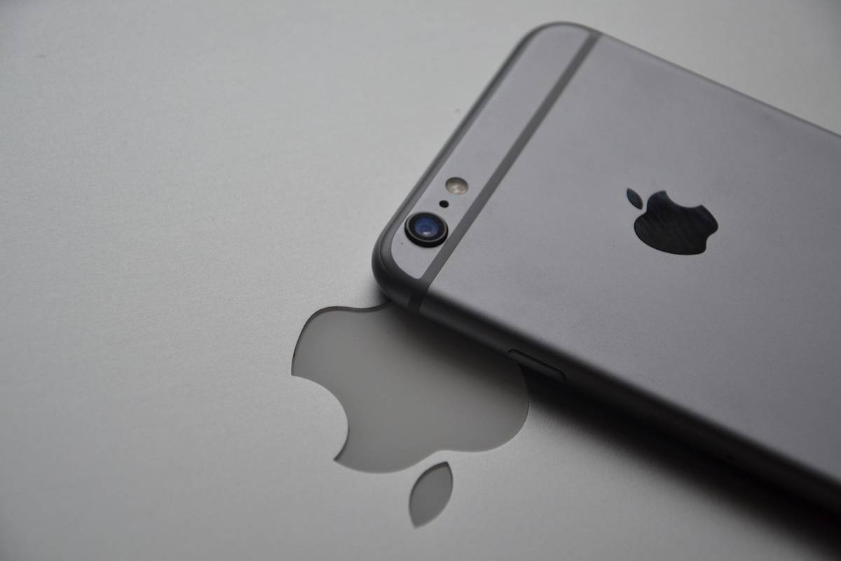 Apple chce rządzić nie tylko smartfonami. Gigant wciąż dąży do zmonopolizowania… symbolu jabłka