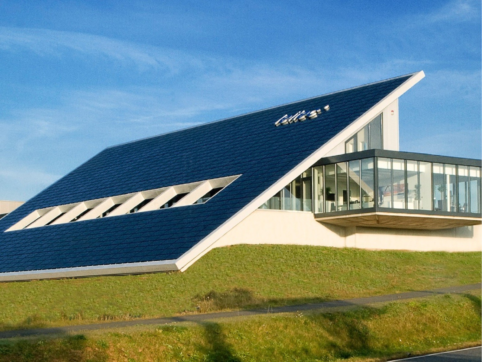 Niemiecka firma pobiła rekord. Nasi sąsiedzi zaprojektowali przełomowe ogniwa słoneczne