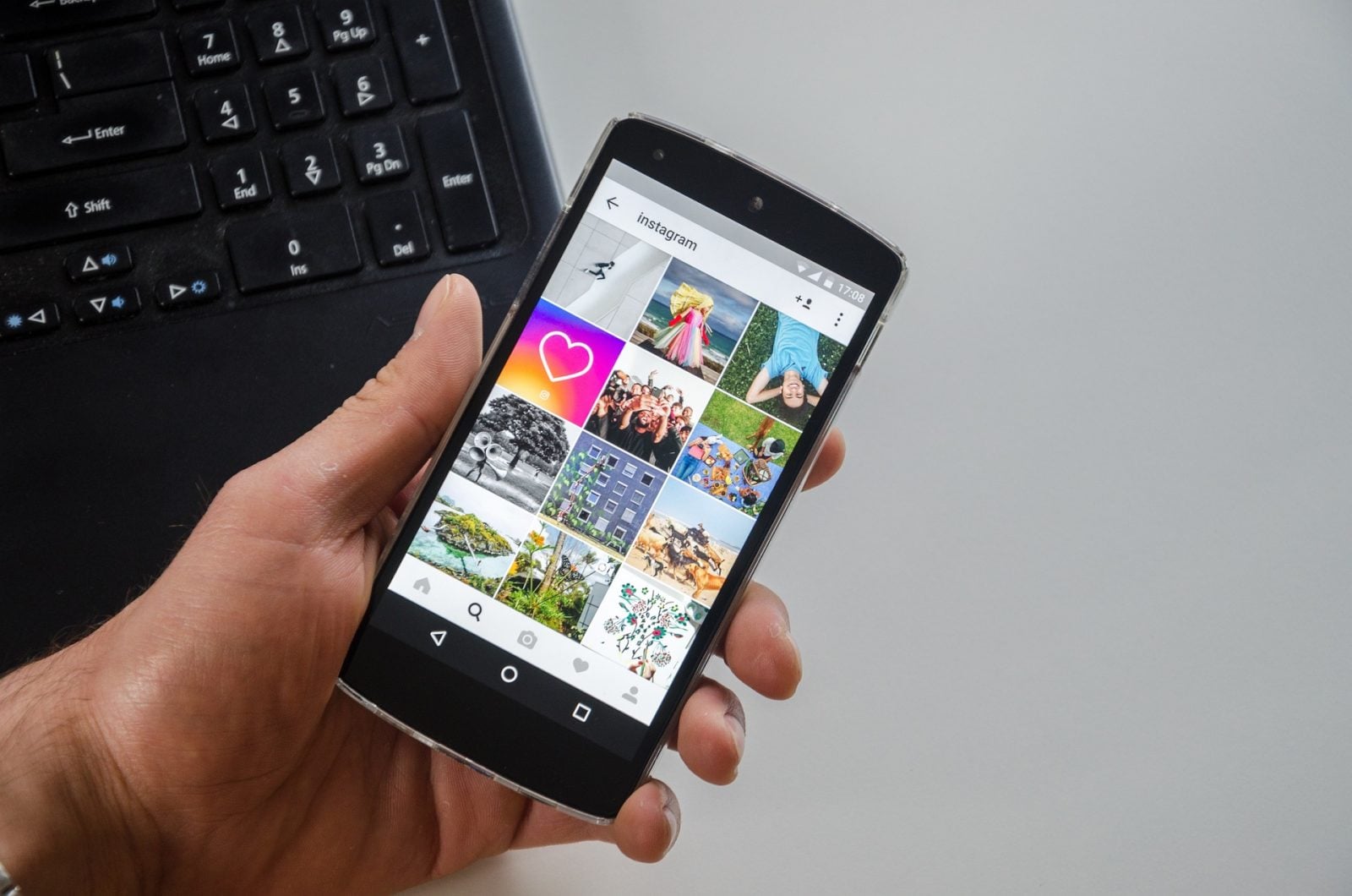 Jak działają algorytmy na Instagramie? Serwis zdradza swoje tajemnice