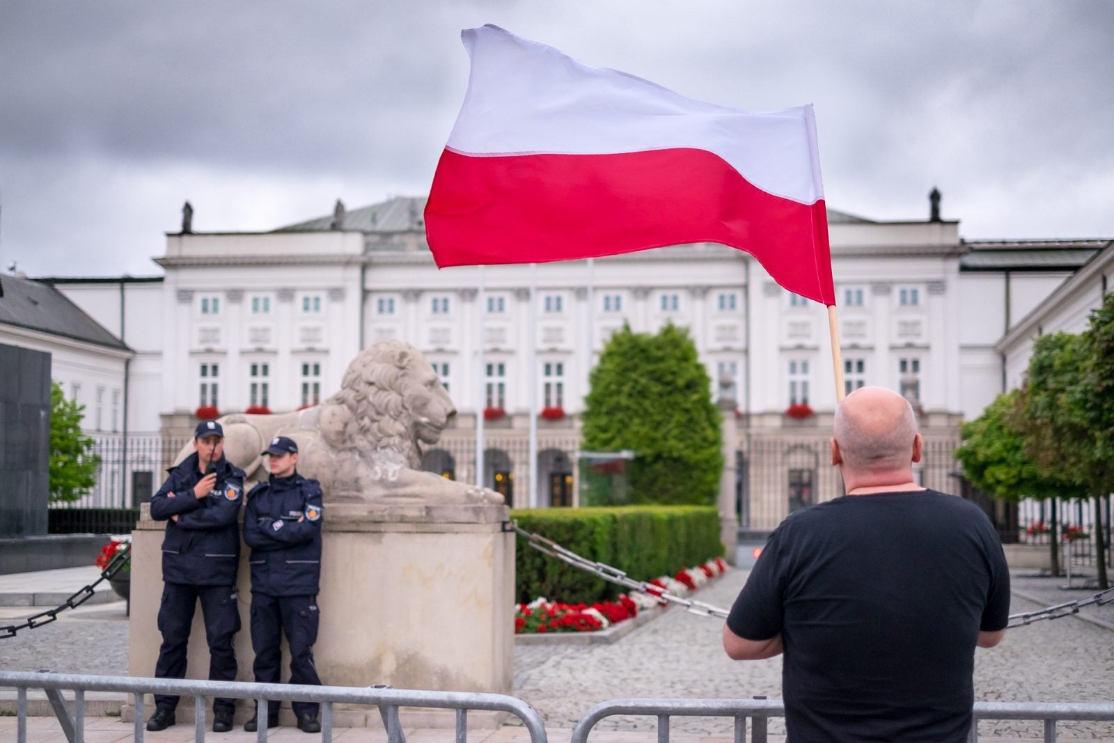 Co to znaczy być prawdziwym Polakiem? Oto 5 typów patriotyzmu, jeden z nich bulwersuje