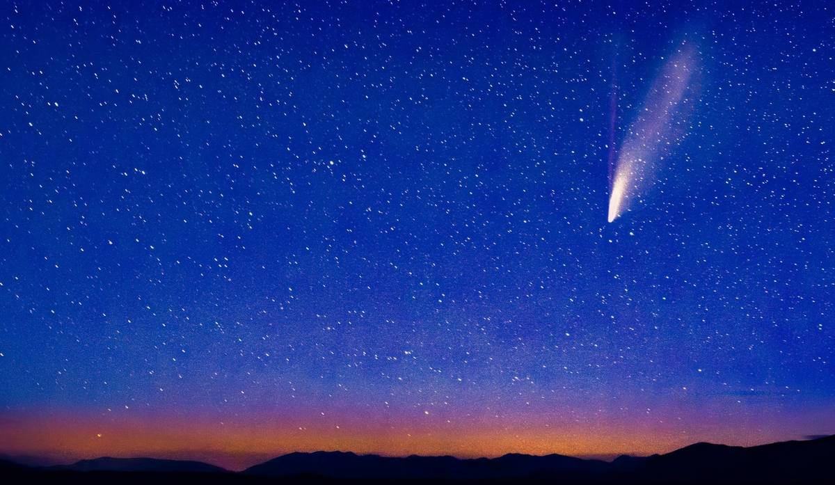 Gigantyczna kometa zmierza w kierunku Ziemi. Co tam się wydarzyło?